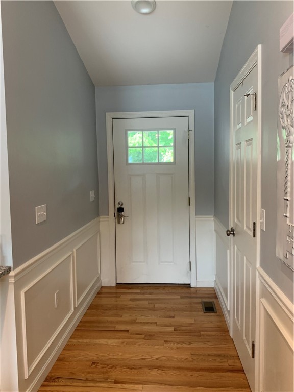 3238 West Shore Road Warwick, RI 02886 - Photo 6 of 24