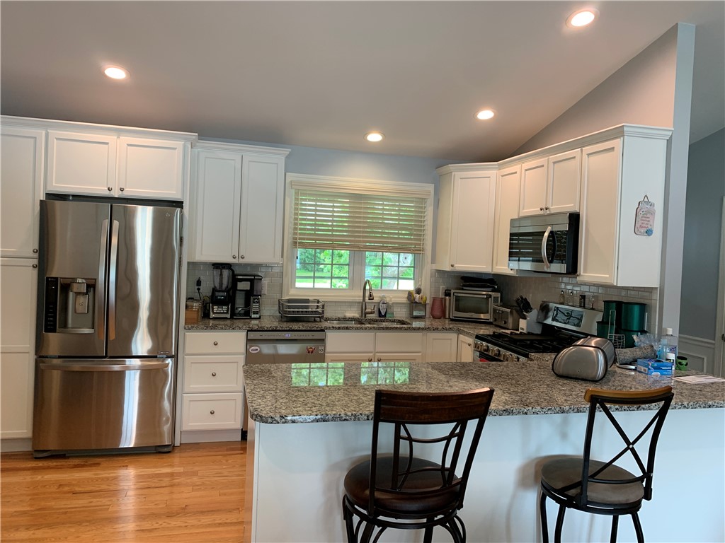 3238 West Shore Road Warwick, RI 02886 - Photo 9 of 24