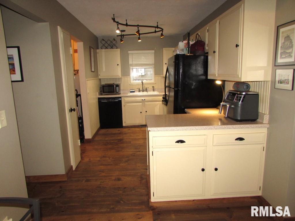 400 Hamilton Street Washington, IL 61571 - Photo 7 of 21 Gallery Image 7
