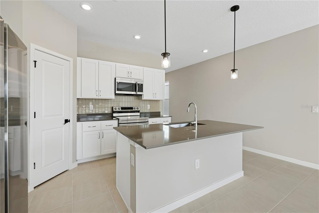 4532 Northwest 37th Street Road Ocala, FL 34482 - Photo 10 of 15