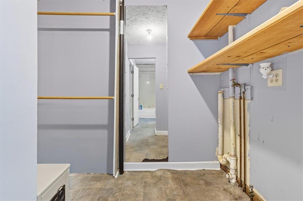 31 Powder Mill Drive Dallas, GA 30157 - Photo 25 of 41 a view of a hallway with wooden floor and entryway