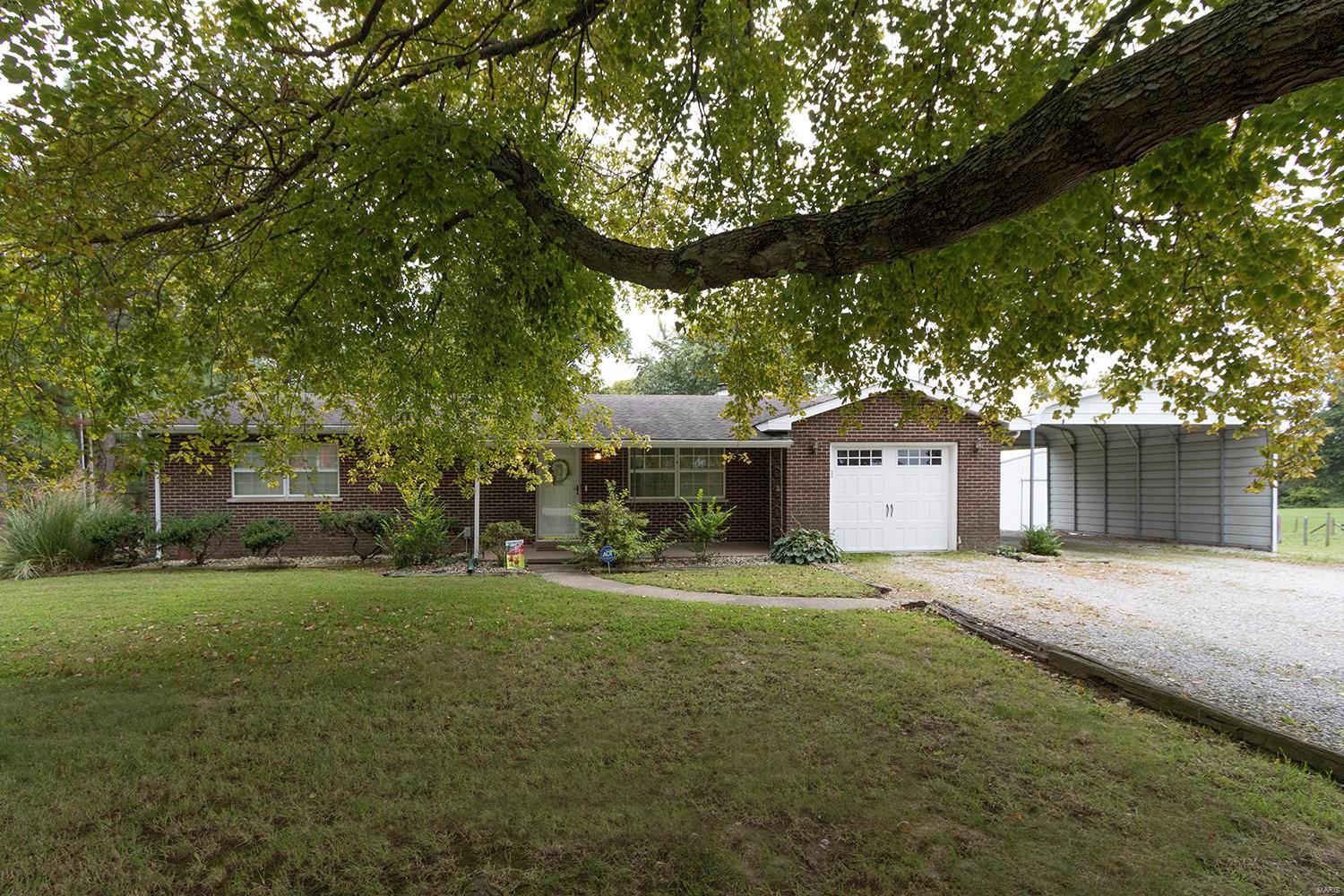 812 O'fallon Troy Road Lebanon, IL 62254 - Photo 4 of 60 Gallery Image 4