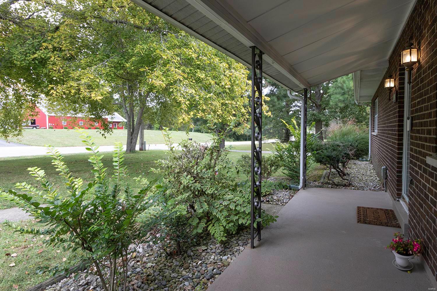 812 O'fallon Troy Road Lebanon, IL 62254 - Photo 8 of 60 Gallery Image 8