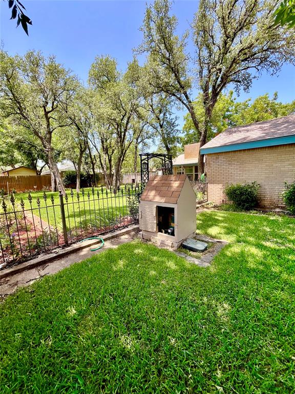 416 Jones Street Hamilton, TX 76531 - Photo 5 of 40