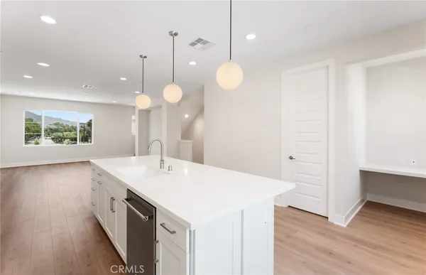 $1,293,990 | 101 Sorrel Court, Burbank, CA 91506