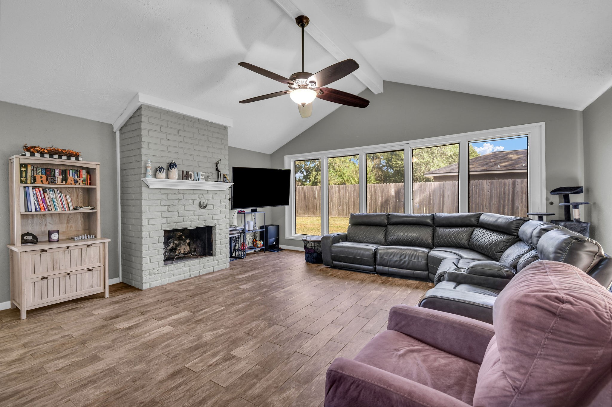 16103 Tibet Road Friendswood, TX 77546 - Photo 5 of 38 Gallery Image 5