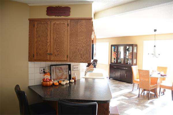 135 Oak Hollow Road Springfield, MA 01128 - Photo 6 of 22