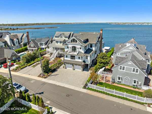 $14,999,000 | 948 Lagoon Lane South, Mantoloking, NJ 08738