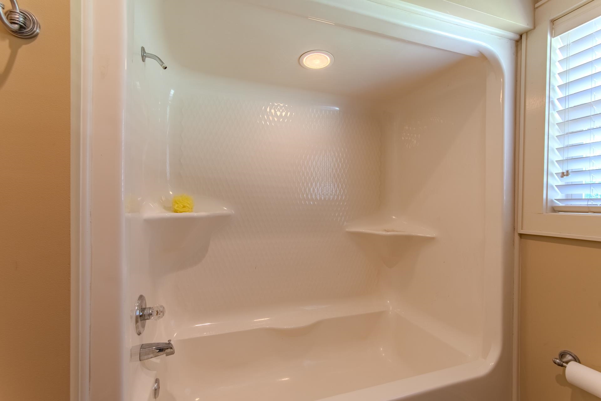 2690 Fellowship Road Sardis, TN 38371 - Photo 25 of 39 a view of a bathtub in a bathroom