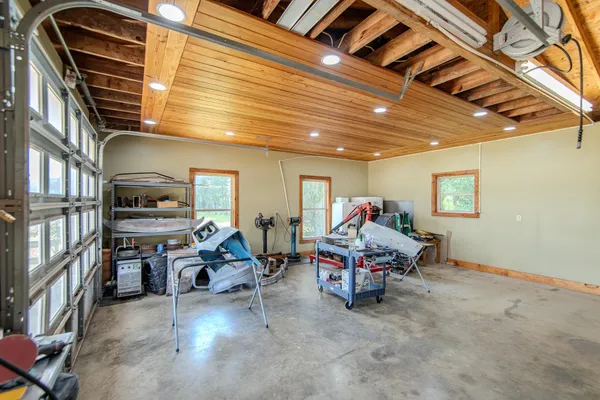 $899,900 | 2690 Fellowship Road, Sardis, TN 38371