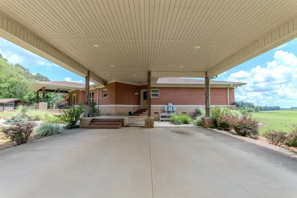 $899,900 | 2690 Fellowship Road, Sardis, TN 38371