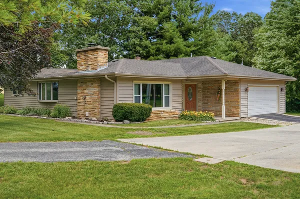 $289,000 | 1952 Larod Drive, Dixon, IL 61021