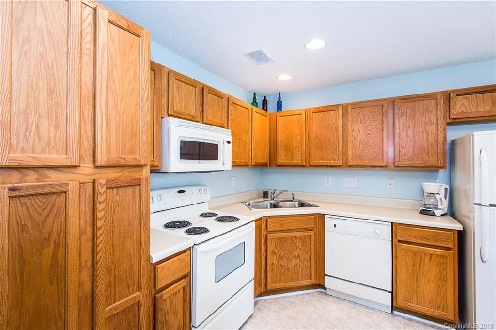 16815 Timber Crossing Road Charlotte, NC 28213 - Photo 13 of 28