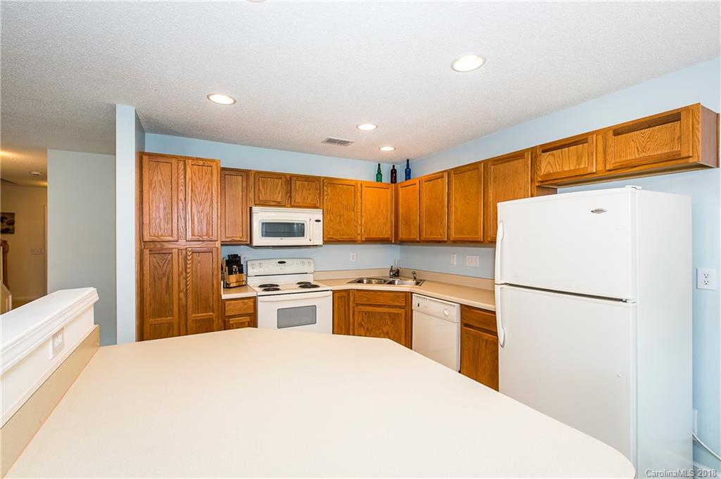 16815 Timber Crossing Road Charlotte, NC 28213 - Photo 10 of 28