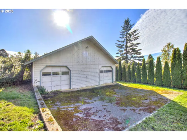 $324,000 | 16493 Lovell Lane, Brookings, OR 97415