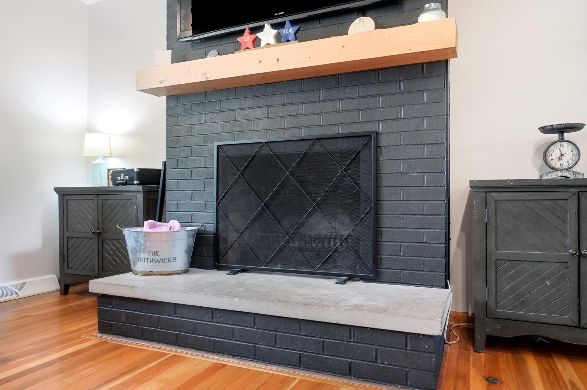 1381 Zollinger Road Columbus, OH 43221 - Photo 6 of 68 014
