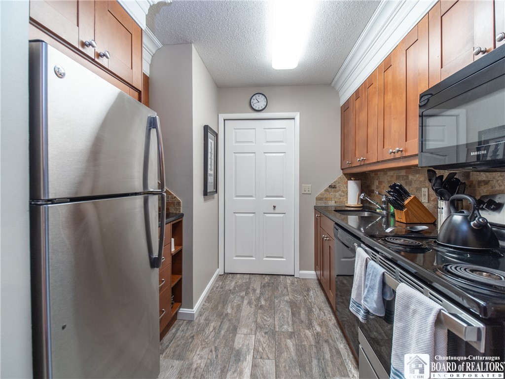 4454 Old Road, Unit 6203 French Creek, NY 14724 - Photo 14 of 30 Kitche