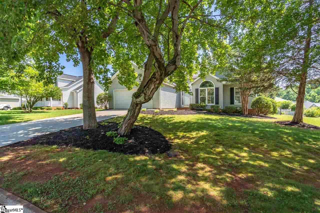 233 Scalybark Road Greenville, SC 29617 - Photo 3 of 22