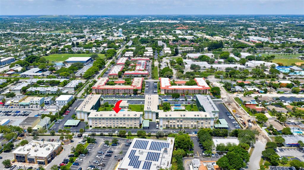 808 Southeast 7th Street, Unit 105B Deerfield Beach, FL 33441 - Photo 41 of 43 an aerial view of multiple house
