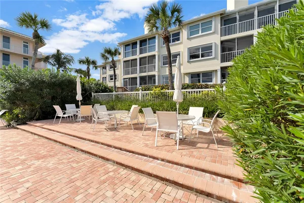 $9,000 | 8880 North Sea Oaks Way, Unit 307, Vero Beach, FL 32963