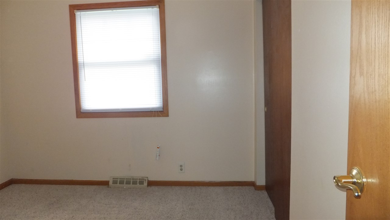 211 South View Drive Rochelle, IL 61068 - Photo 6 of 23 Gallery Image 6