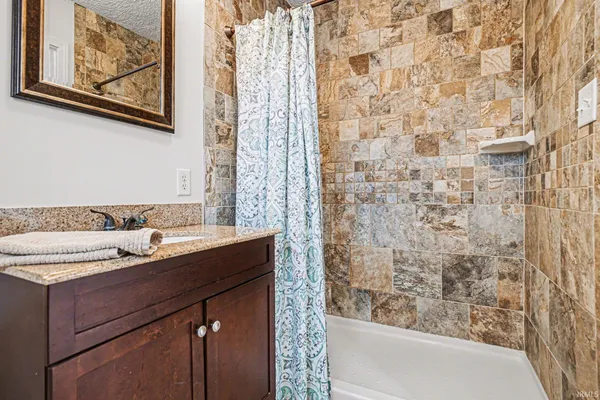 $525,000 | 11418 Fascination Way, Cromwell, IN 46732
