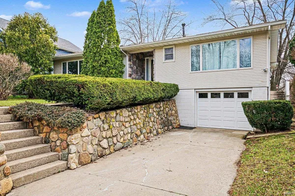 $525,000 | 11418 Fascination Way, Cromwell, IN 46732