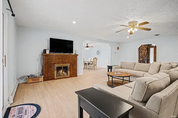 $525,000 | 11418 Fascination Way, Cromwell, IN 46732