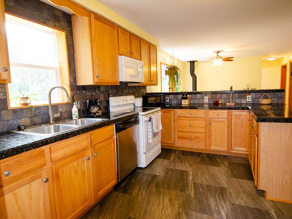 69 Peterborough Road Hancock, NH 03449 - Photo 8 of 28