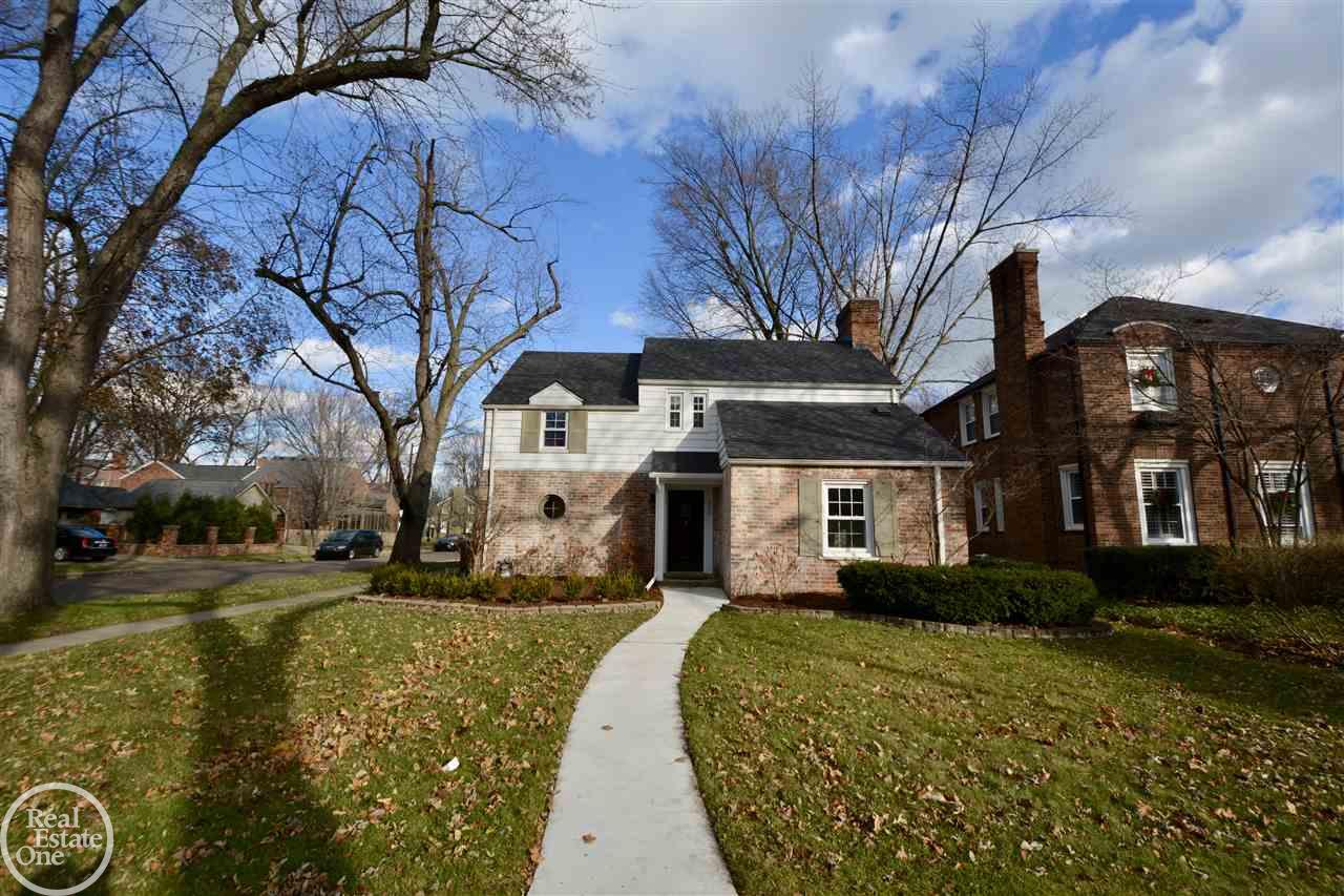 288 Fisher Road Grosse Pointe, MI 48230 - Photo 37 of 38 31342095-36.JPG