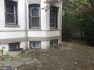 1421 Columbia Road Northwest, Unit 305 Washington, DC 20009 - Photo 8 of 10 FRONT