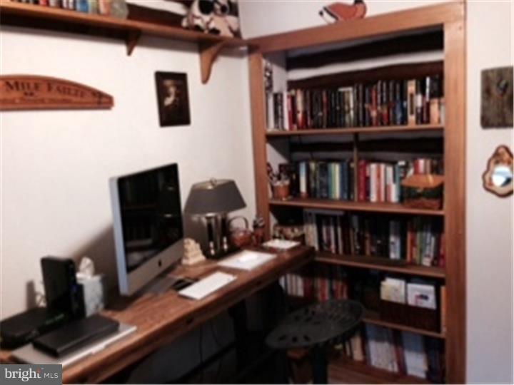 27 Rancocas Boulevard Mount Laurel, NJ 08054 - Photo 8 of 25 Office / Study