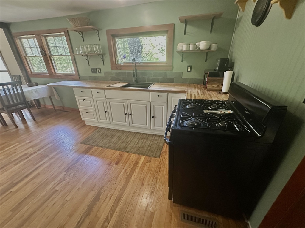 630 Orange Road Warwick, MA 01378 - Photo 9 of 37