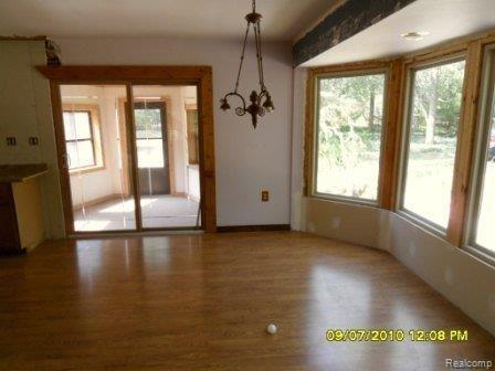 12649 Sullivan Road Emmett, MI 48022 - Photo 3 of 13 din area