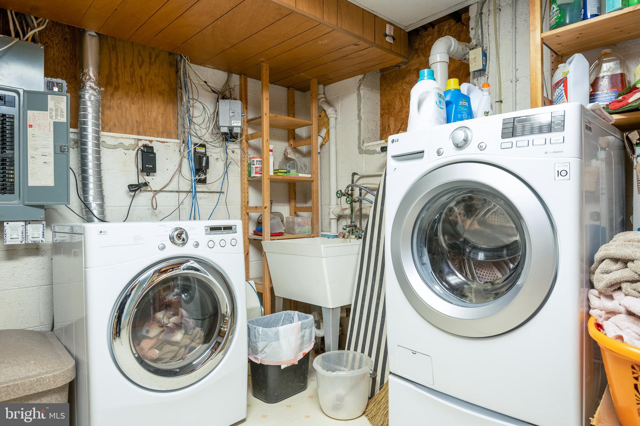 1717 Briar Ridge Road McLean, VA 22101 - Photo 30 of 39