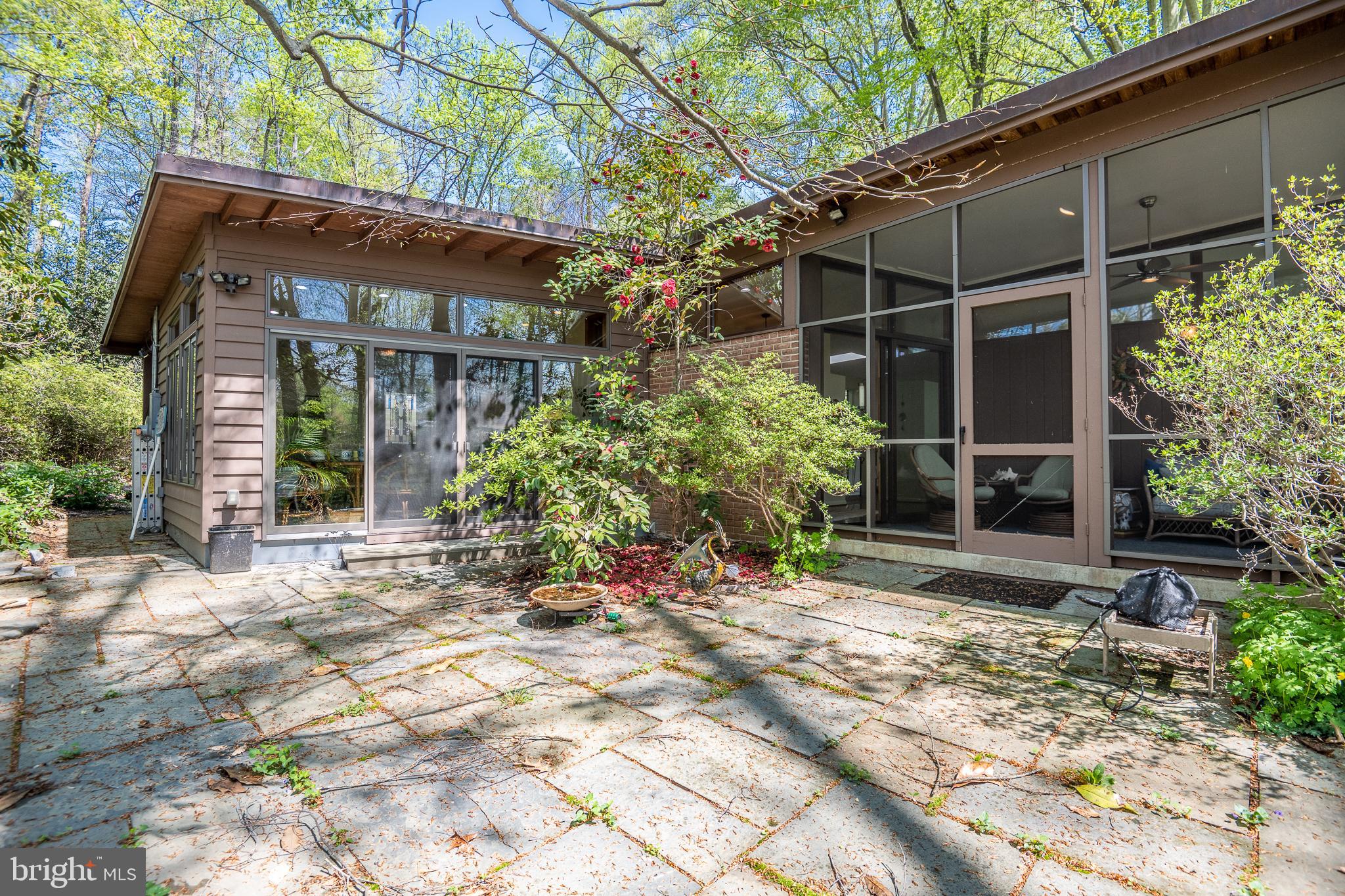 1717 Briar Ridge Road McLean, VA 22101 - Photo 32 of 39