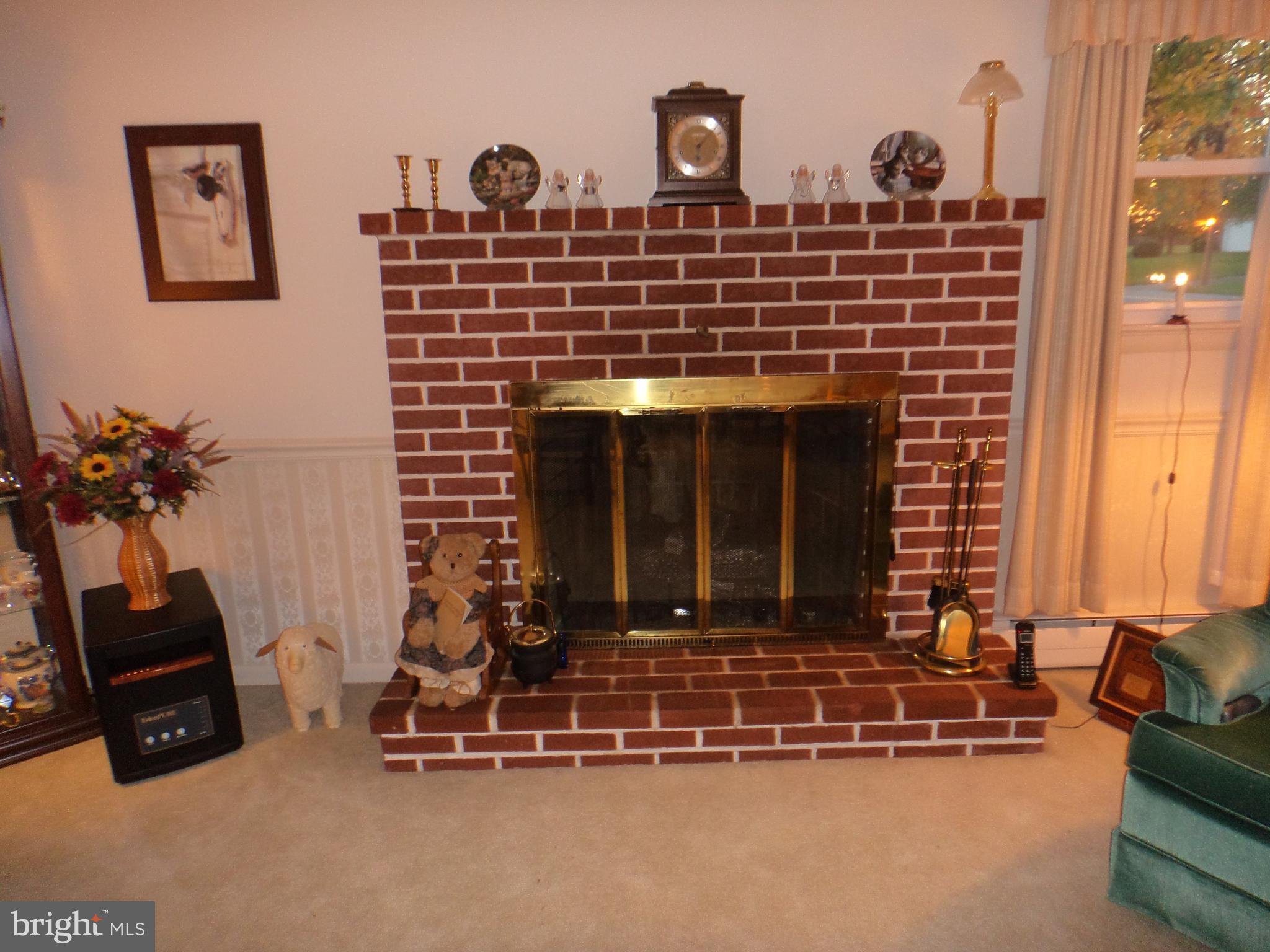 7364 Angle Road Chambersburg, PA 17202 - Photo 4 of 26 Living Room