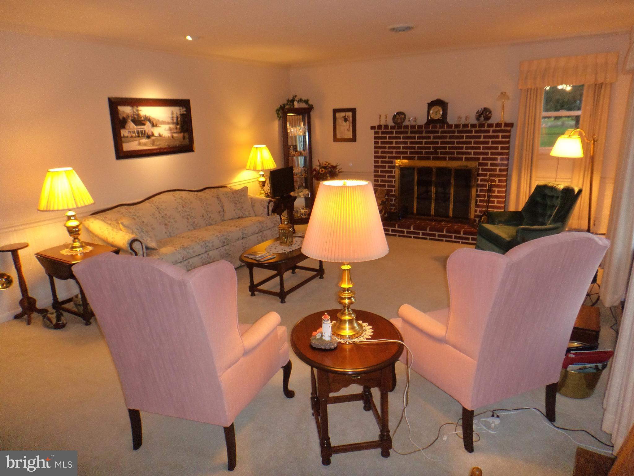 7364 Angle Road Chambersburg, PA 17202 - Photo 5 of 26 Living Room