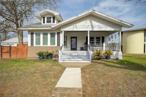 $649,000 | 338 West Crockett Street, La Grange, TX 78945