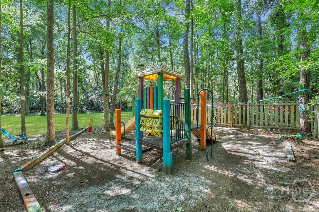 401 North Cromwell Road, Unit T3 Savannah, GA 31410 - Photo 24 of 26 Playground