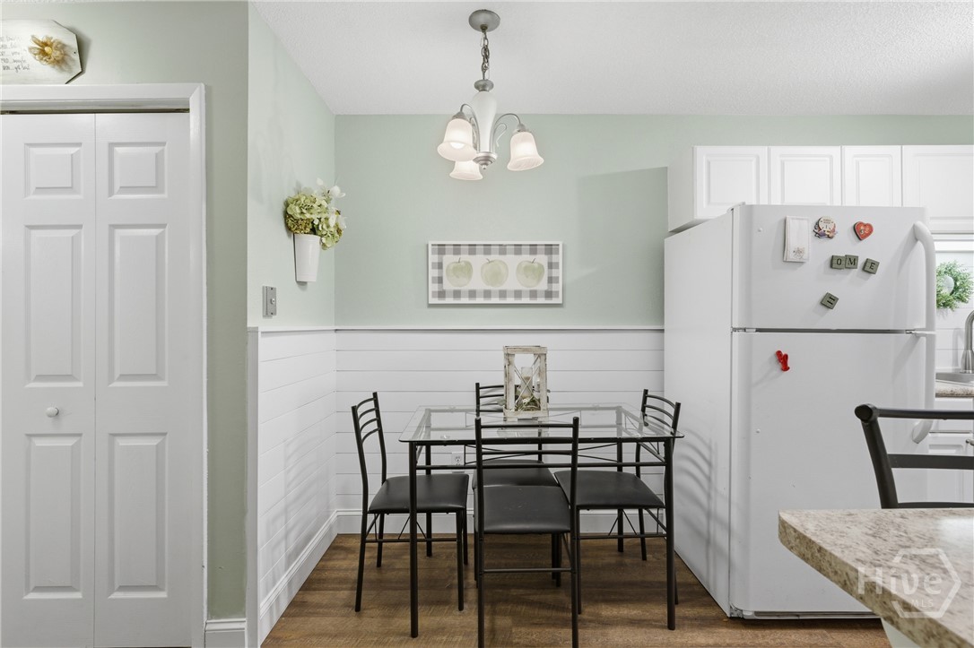 401 North Cromwell Road, Unit T3 Savannah, GA 31410 - Photo 8 of 26 Breakfast Dining