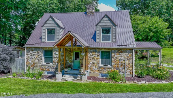 $495,000 | 31232 Hollyfield Road, Damascus, VA 24236