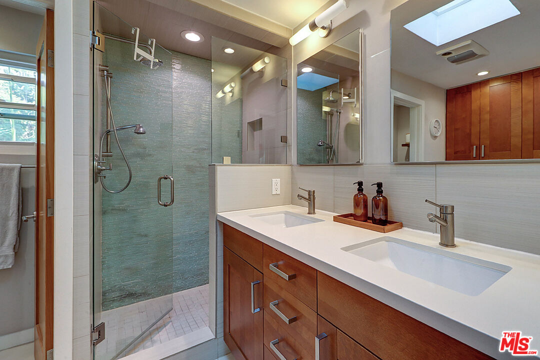 8326 Ridpath Drive Los Angeles, CA 90046 - Photo 29 of 43