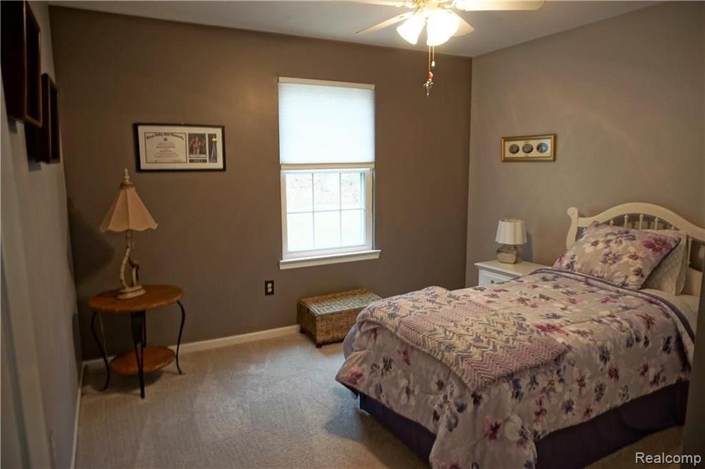 424 Ivy Wood Court Rochester Hills, MI 48307 - Photo 15 of 27