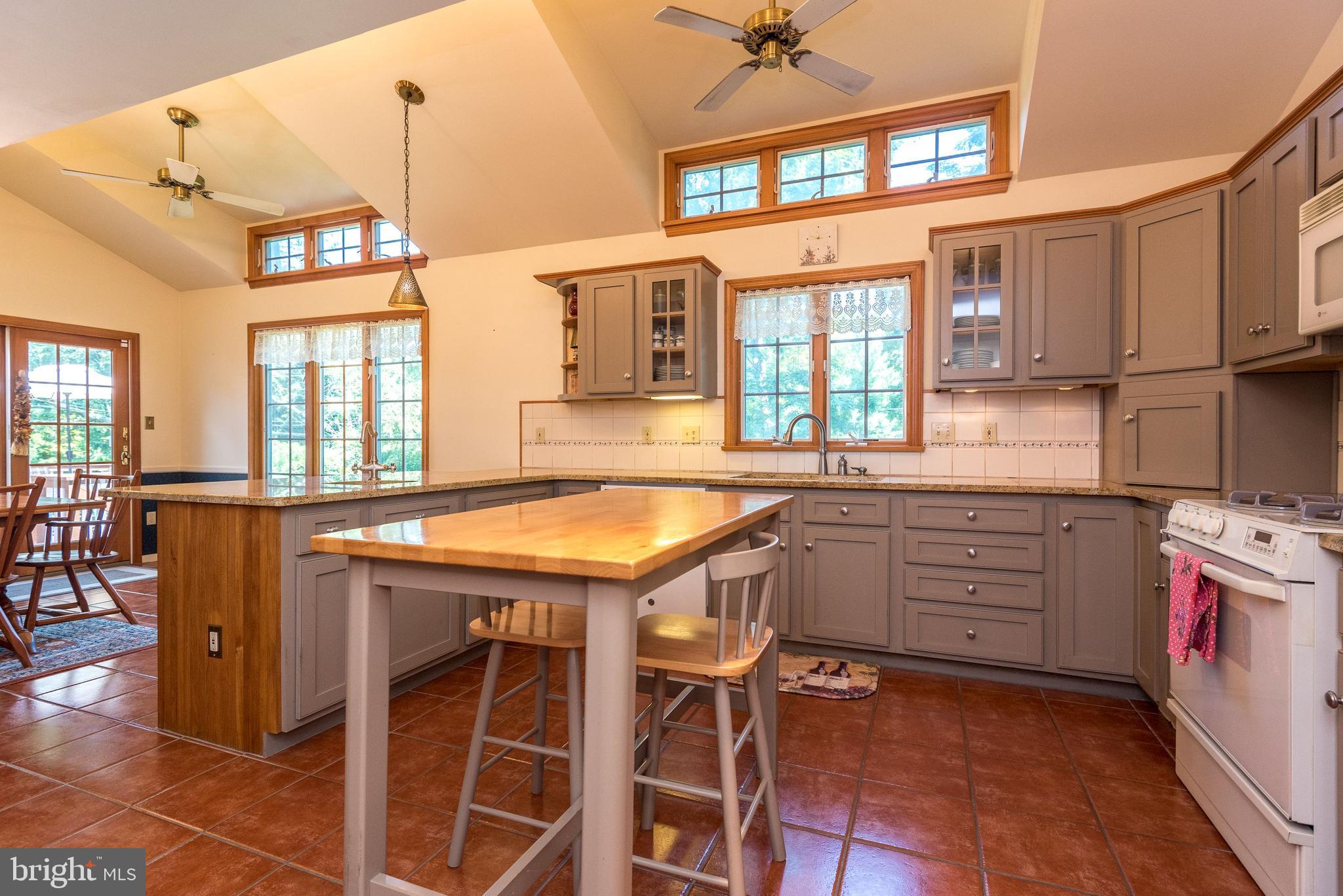 136 Windsor Road Yardley, PA 19067 - Photo 8 of 41 Gallery Image 8