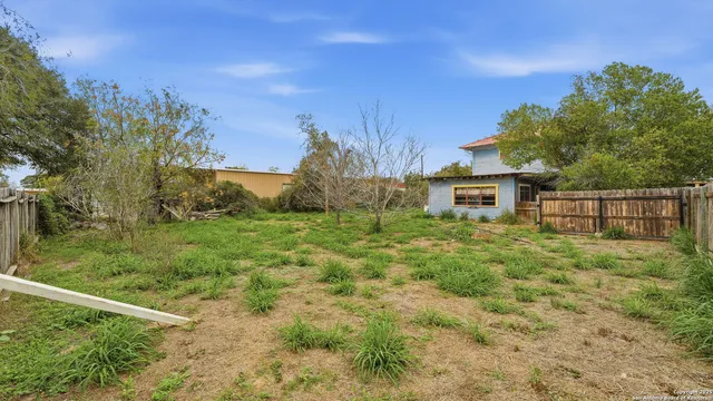 $100,000 | 536 Commerce Street, Pleasanton, TX 78064