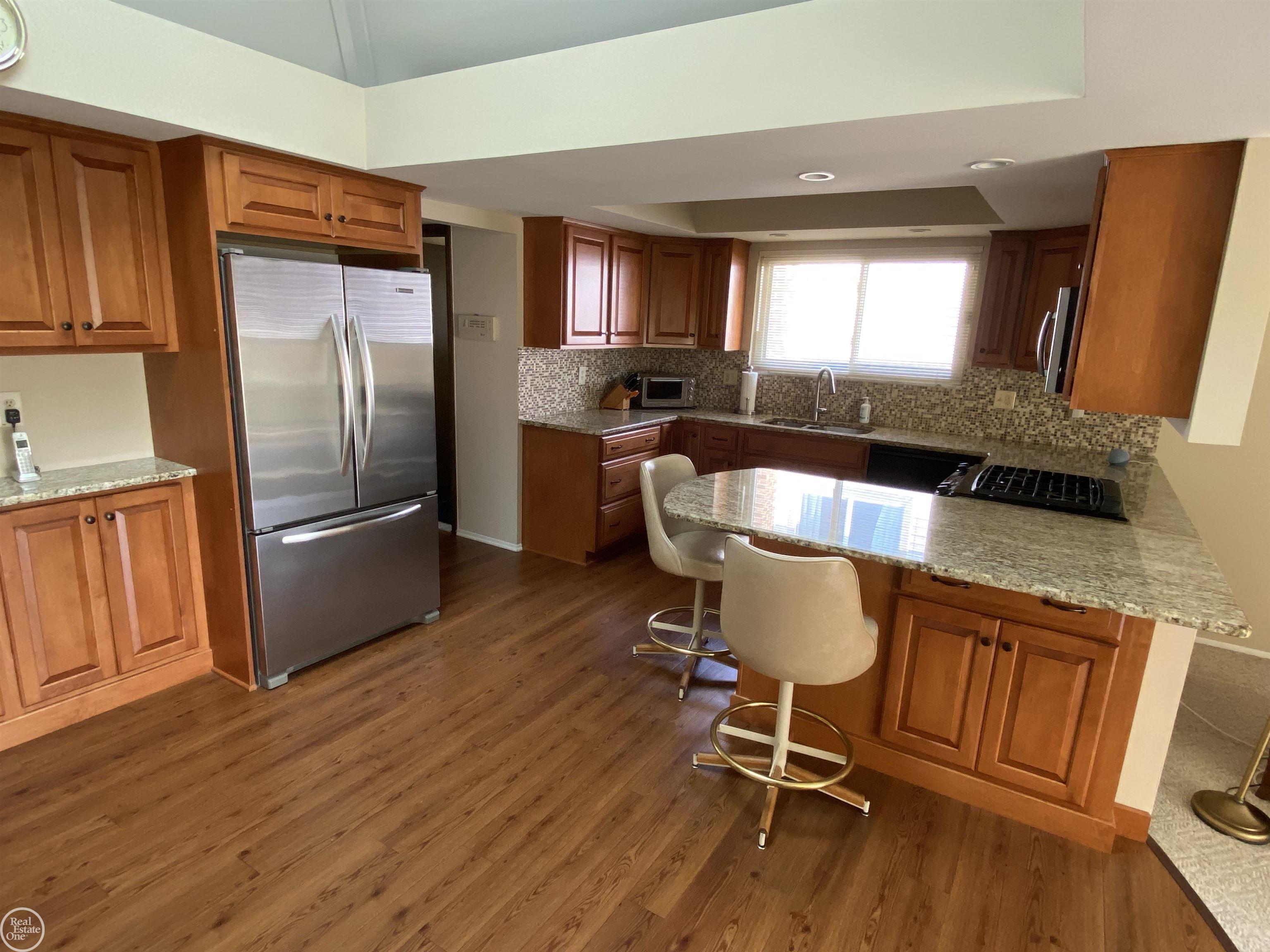 47510 Barbara Road Macomb, MI 48044 - Photo 12 of 32