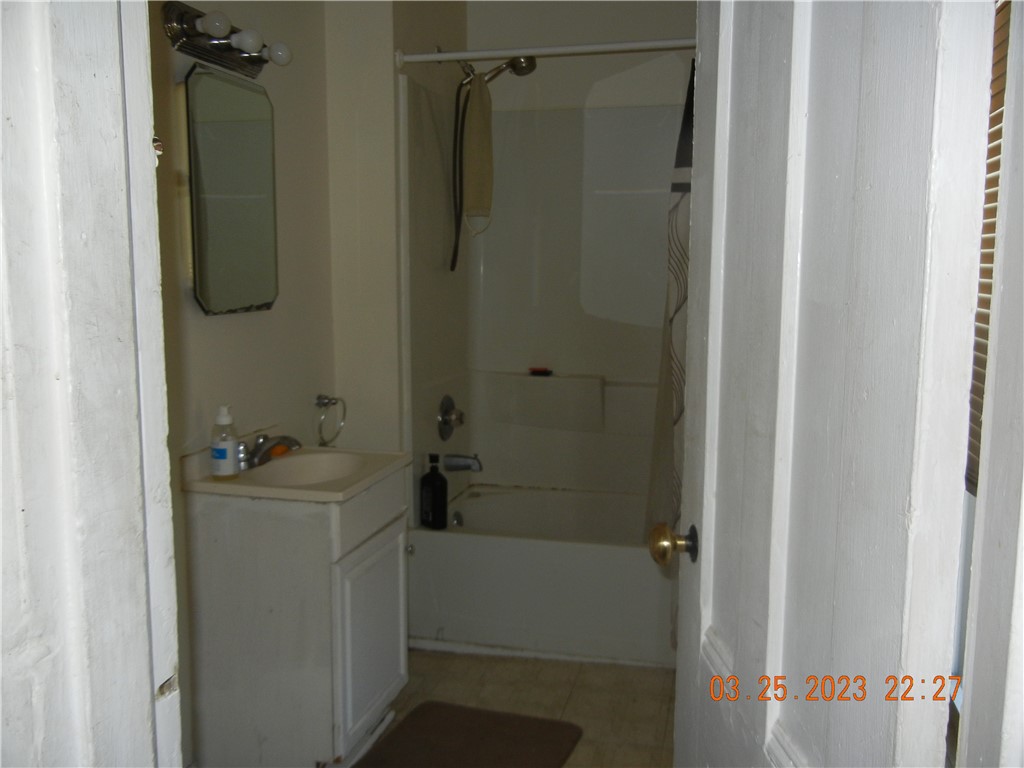 526 Meigs Street Rochester, NY 14607 - Photo 13 of 13 Bathroom in Back