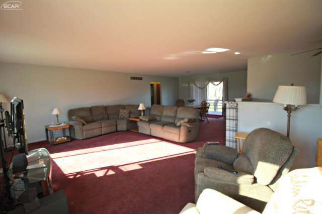 7090 Calkins Road Flint, MI 48532 - Photo 10 of 29 20453146-9.JPG