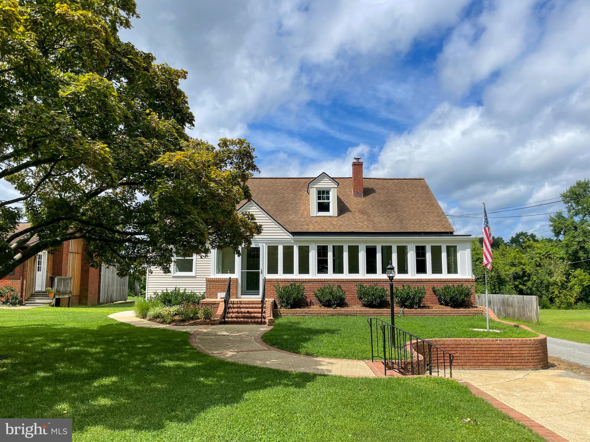 9 Elliott Road Annapolis, MD 21403 - Photo 3 of 51 Gallery Image 3